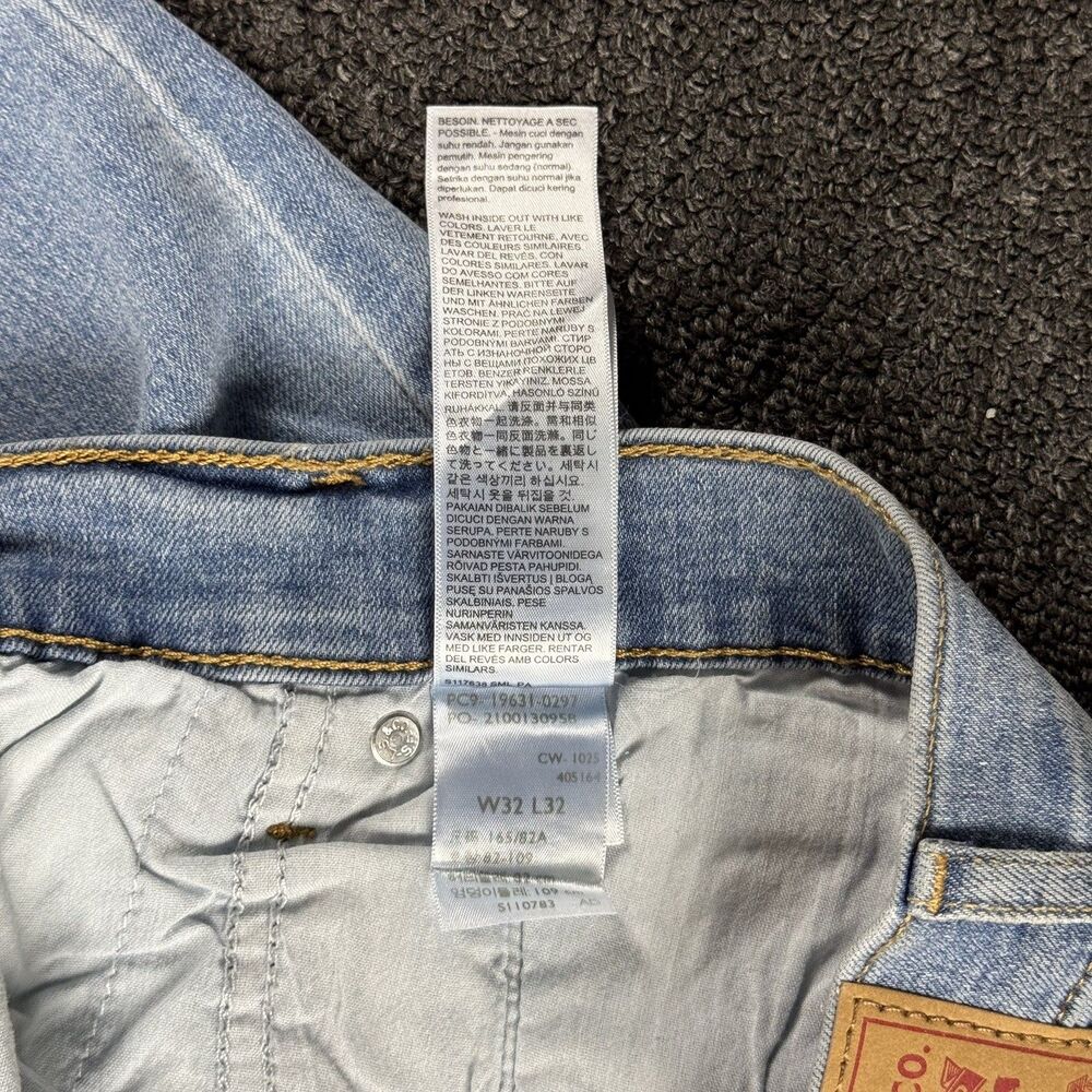 Levi's Women's 314 Shaping Straight Mid-Rise Stretch Denim Jean 32x32 Light Wash - Picture 15 of 16